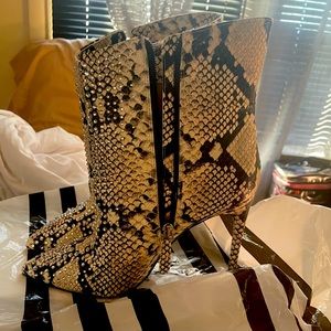 JLo Boots size 8 1/2